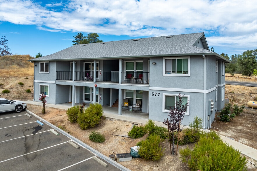 575-579 Racquet Way, Diamond Springs, CA for sale - Primary Photo - Image 1 of 19