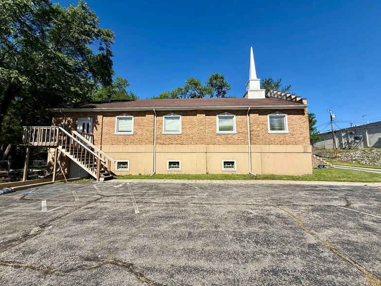 11107 Thiel St, Saint John, IN for sale - Building Photo - Image 2 of 9