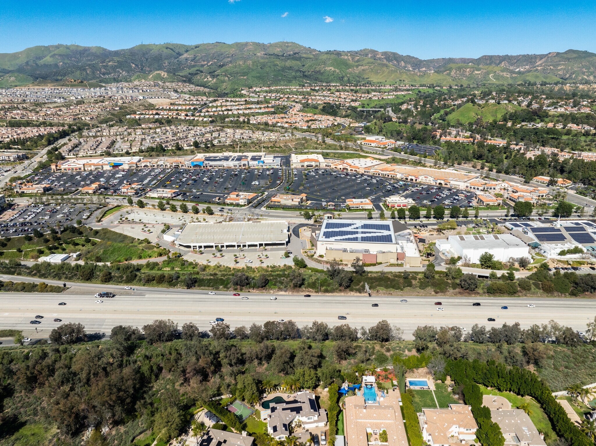 Rinaldi St, Northridge, CA à louer Photo du bâtiment- Image 1 de 21