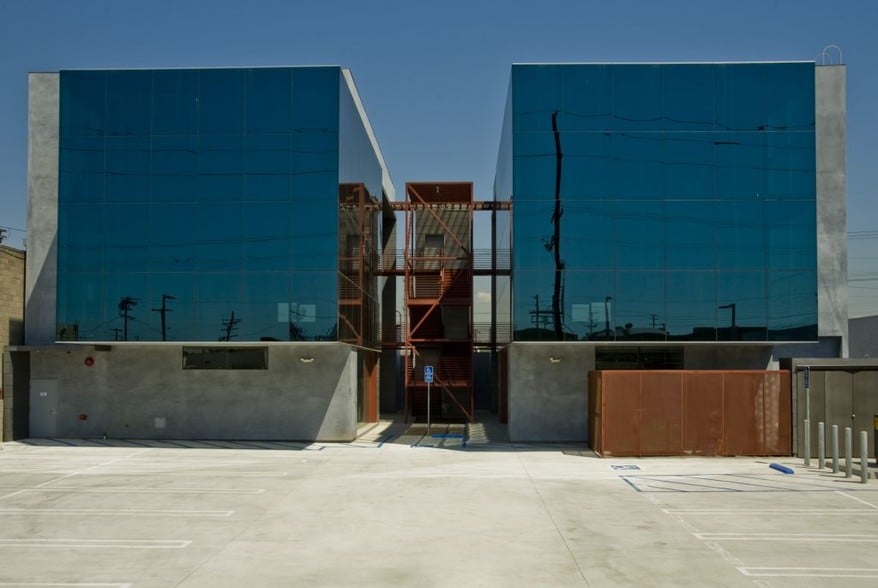 8931 Ellis Ave, Los Angeles, CA for sale - Building Photo - Image 3 of 17