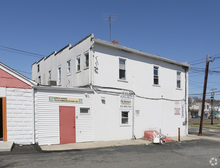 86-88 W Main St, Smithtown, NY for lease - Building Photo - Image 3 of 5