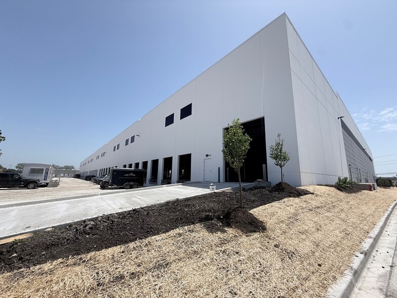 424 Howard Ave, Des Plaines, IL for lease - Building Photo - Image 2 of 2