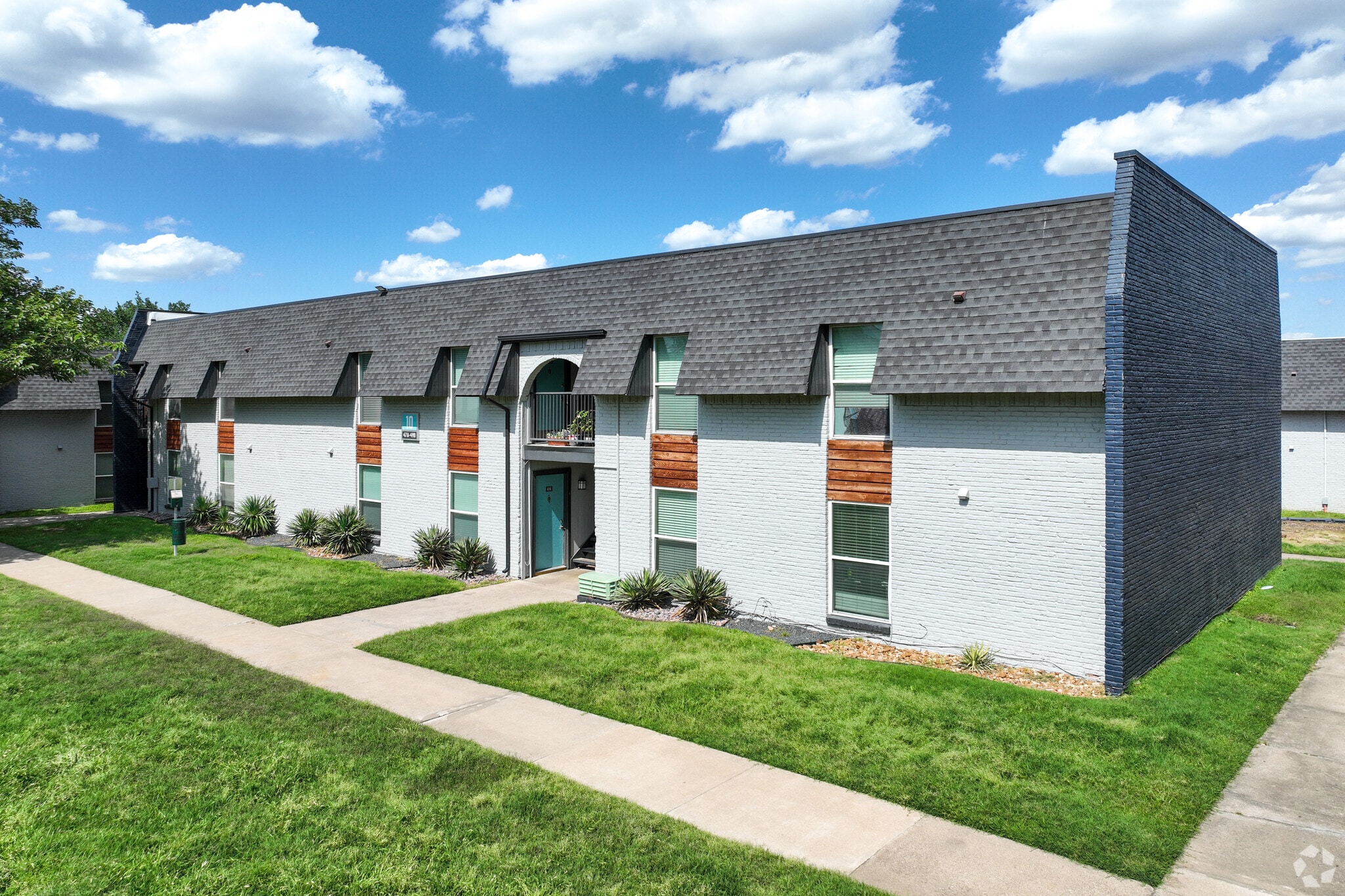 7913 Harwood Rd, North Richland Hills, TX for sale Primary Photo- Image 1 of 1