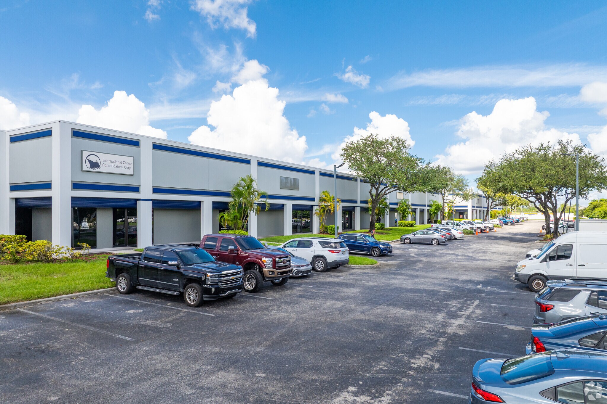 11701 NW 102nd Rd, Medley, FL à louer Photo principale- Image 1 de 6