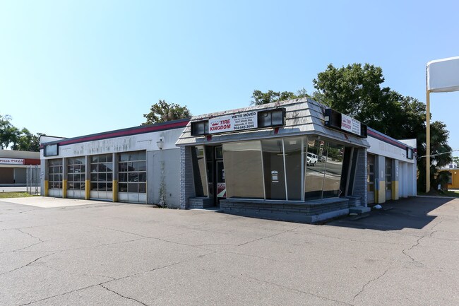 Plus de détails pour 1227 University Blvd N, Jacksonville, FL - Commerce de détail à vendre