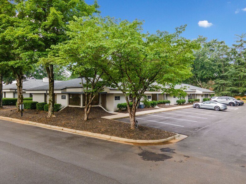 600 Houze Way, Roswell, GA à louer - Photo du bâtiment - Image 3 de 24