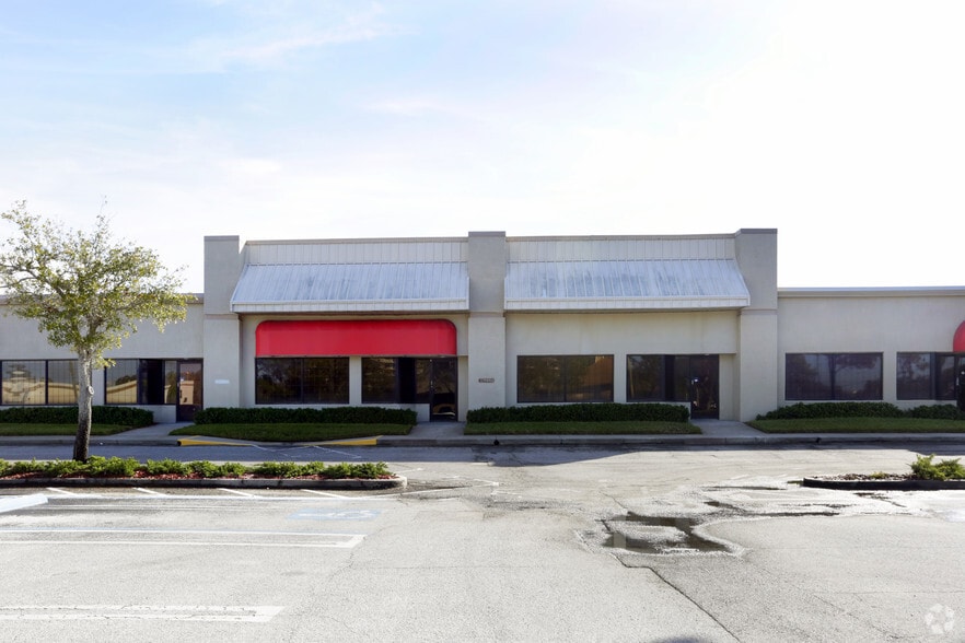 5425 Park St N, Saint Petersburg, FL for lease - Building Photo - Image 3 of 7