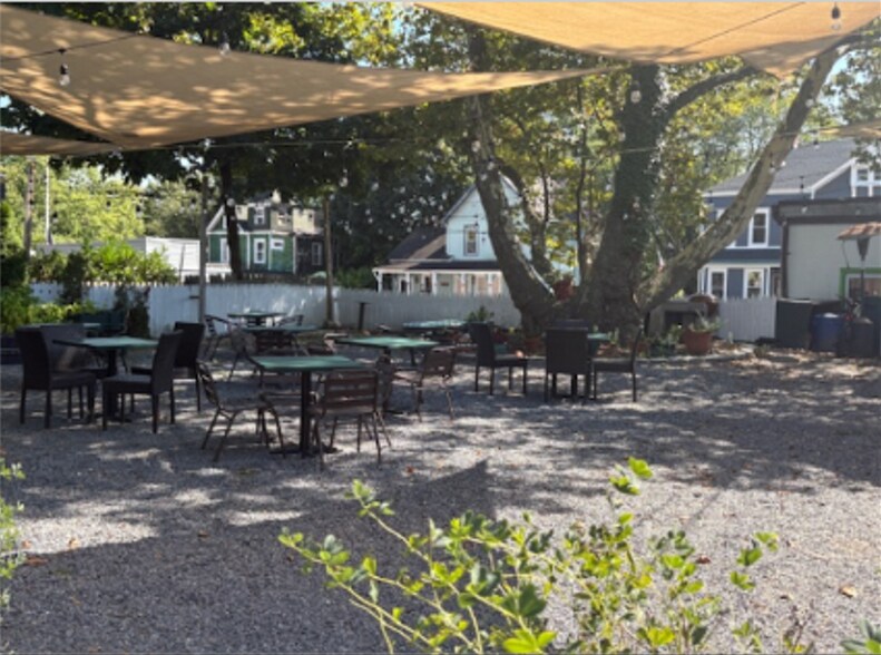 216 Sea Cliff Ave, Sea Cliff, NY for sale - Building Photo - Image 2 of 4