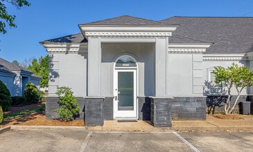 359 Towne Center Blvd, Ridgeland, MS for lease Building Photo- Image 1 of 1