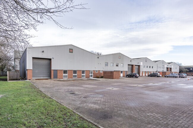 Plus de détails pour Alexandra Way, Ashchurch - Industriel à louer