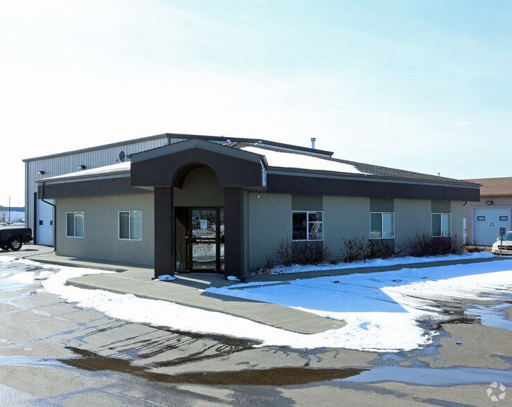 380 Carleton Dr, St. Albert, AB for sale - Primary Photo - Image 1 of 2