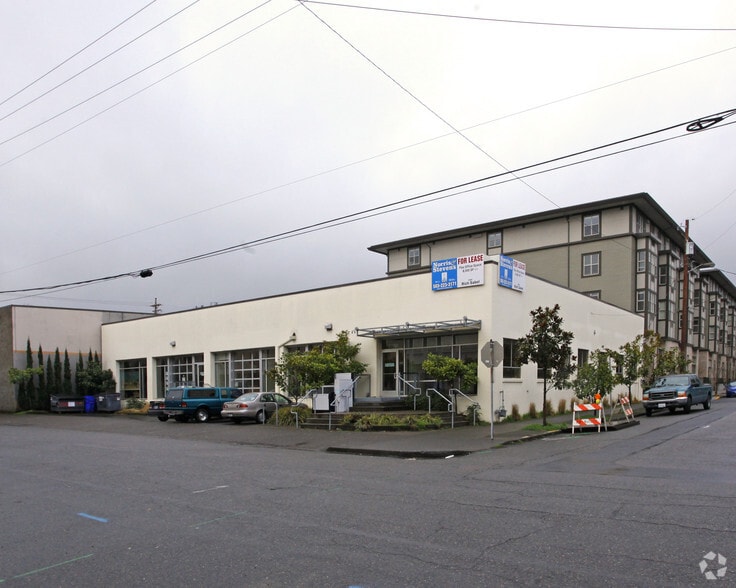 2200 NW Savier St, Portland, OR for lease - Building Photo - Image 2 of 21
