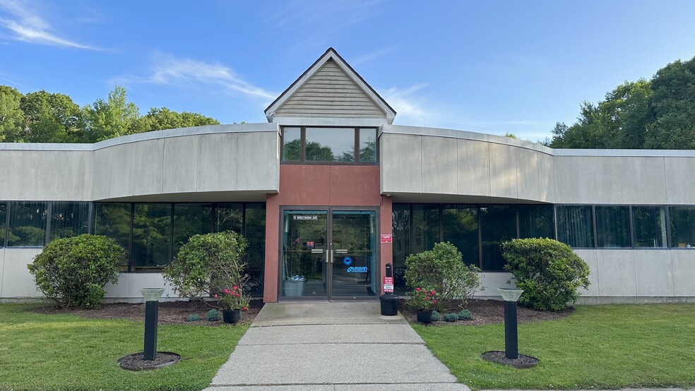 15 Wisconsin Ave, Norwich, CT for lease - Building Photo - Image 2 of 8