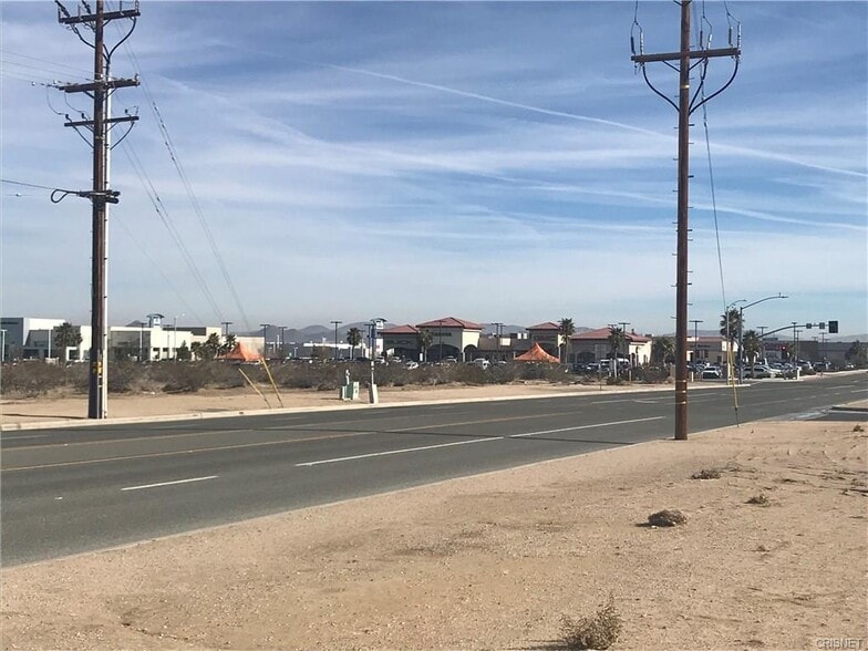 Senecca Rd, Victorville, CA à vendre - Photo du bâtiment - Image 3 de 10
