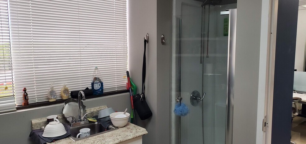 1620 W Oakland Park Blvd, Fort Lauderdale, FL à vendre - Photo du bâtiment - Image 3 de 10