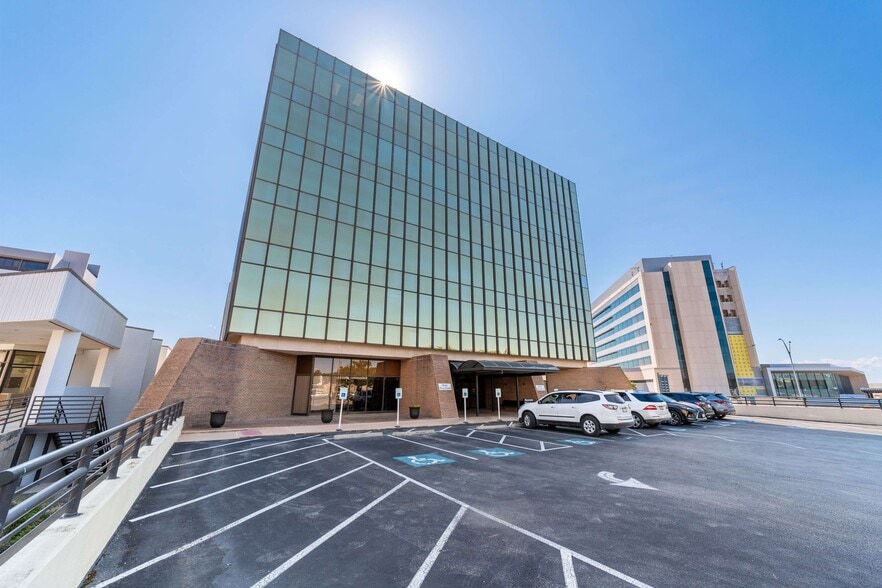 8042 Wurzbach Rd, San Antonio, TX for sale - Building Photo - Image 3 of 17