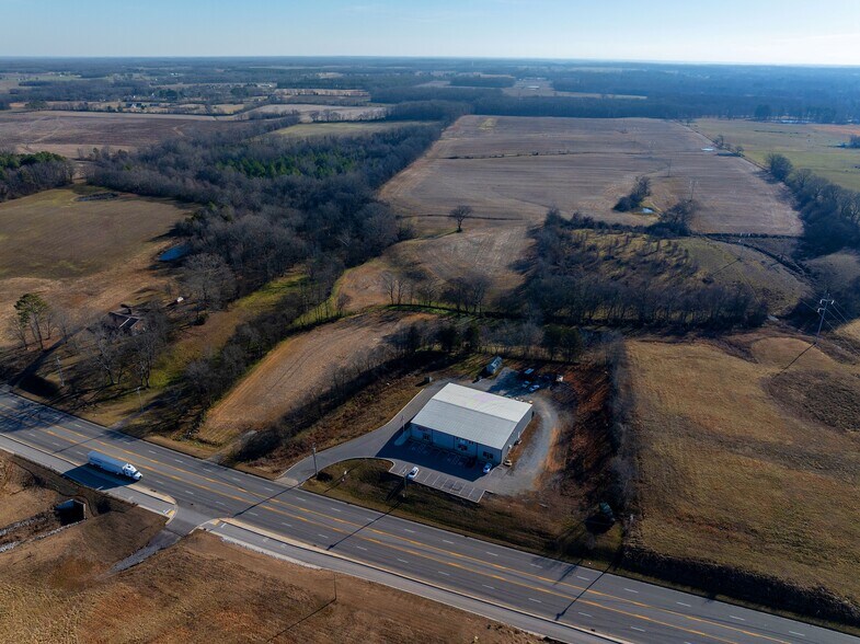2590 US-43, Lawrenceburg, TN à vendre - Photo du bâtiment - Image 3 de 3