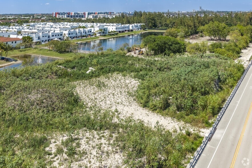 7150 NW 102nd Ave, Doral, FL for sale - Building Photo - Image 2 of 20