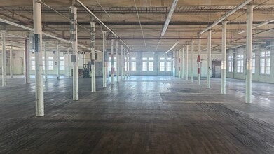 159 Singleton St, Woonsocket, RI à louer Photo intérieure- Image 2 de 10