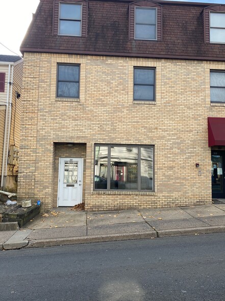 201 Main St, Nyack, NY for lease - Building Photo - Image 2 of 5