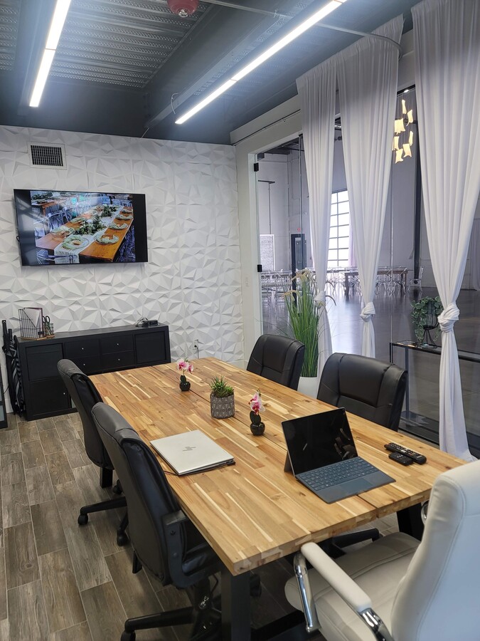 6838 Hoffner Ave, Orlando, FL 32822 - Unité 301-302 -  - Photo intérieure - Image 2 of 16