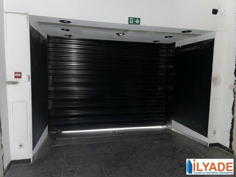 Retail in Marseille for lease - Lobby - Image 2 of 7