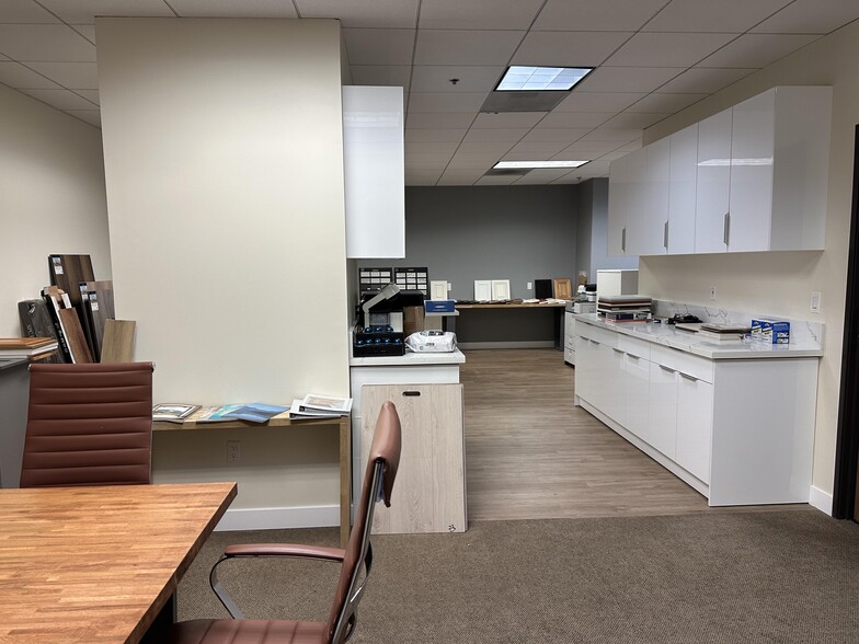 2458 Alton Pky, Irvine, CA for lease - Interior Photo - Image 3 of 13