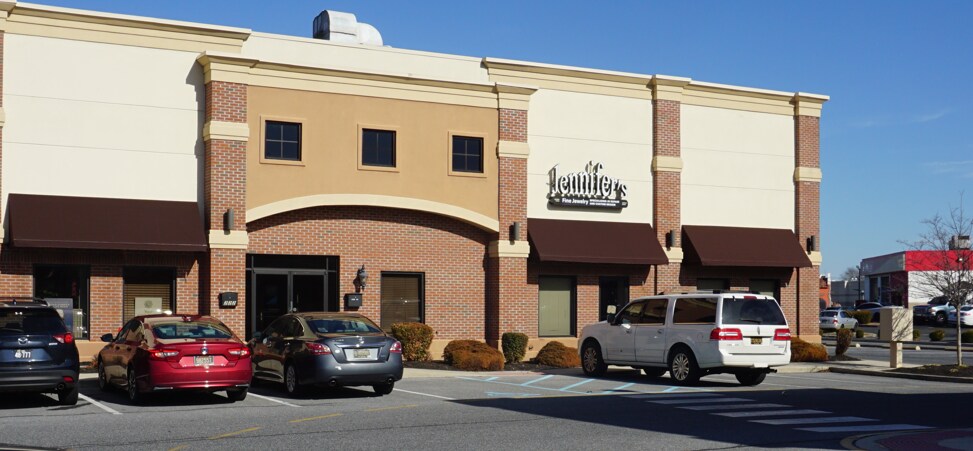 222 S Dupont Hwy, Dover, DE à louer - Photo du bâtiment - Image 2 de 5