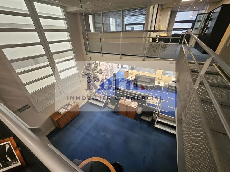 Office in Suresnes for lease - Interior Photo - Image 1 of 9