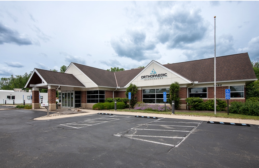 1502 Traveler's Pt, Avon, OH for lease - Building Photo - Image 2 of 6