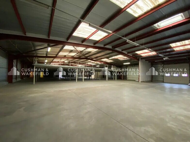 Flex in Geispolsheim for lease - Interior Photo - Image 1 of 9