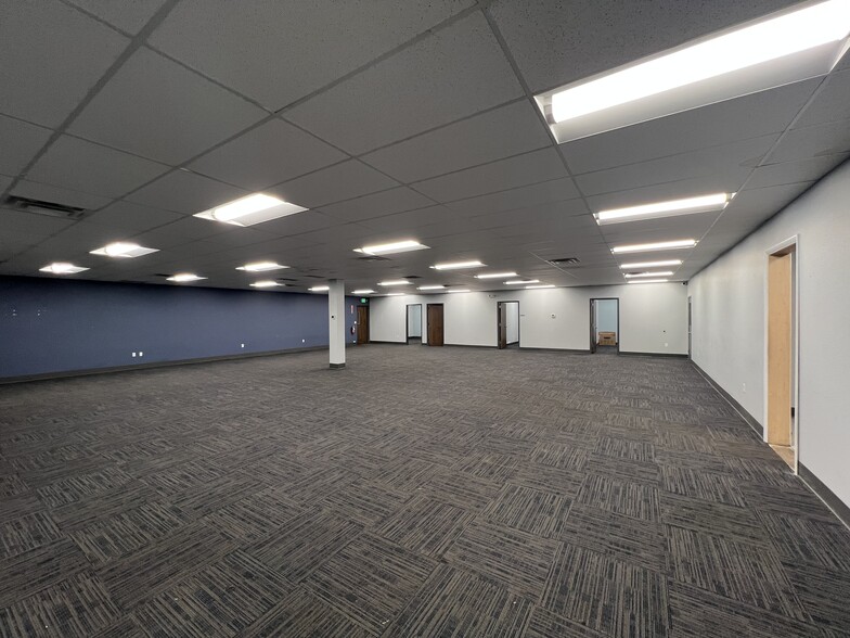 4975 Paris St, Denver, CO for lease - Building Photo - Image 3 of 11