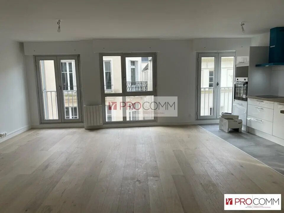 Office in Chartres for lease Interior Photo- Image 1 of 7