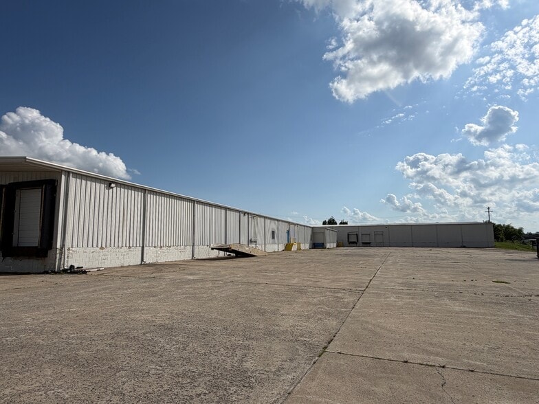198 Trojan St, Mount Sterling, KY for lease - Building Photo - Image 3 of 18