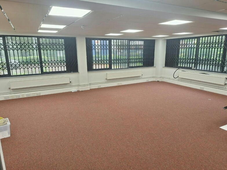 Southside, Stockport for lease - Building Photo - Image 3 of 5