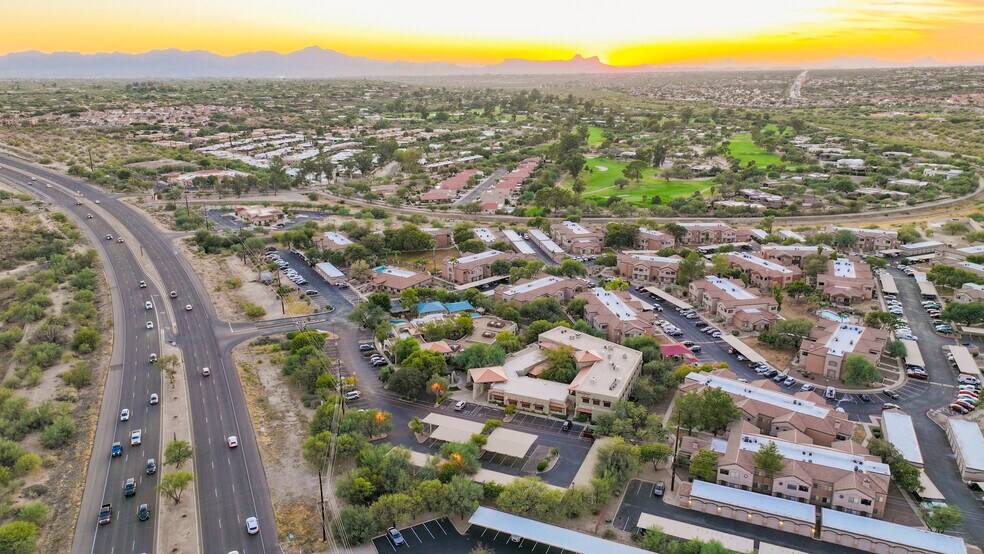 Pusch Ridge Centre portefeuille de 2 propriétés à vendre sur LoopNet.ca - Photo du bâtiment - Image 2 de 16