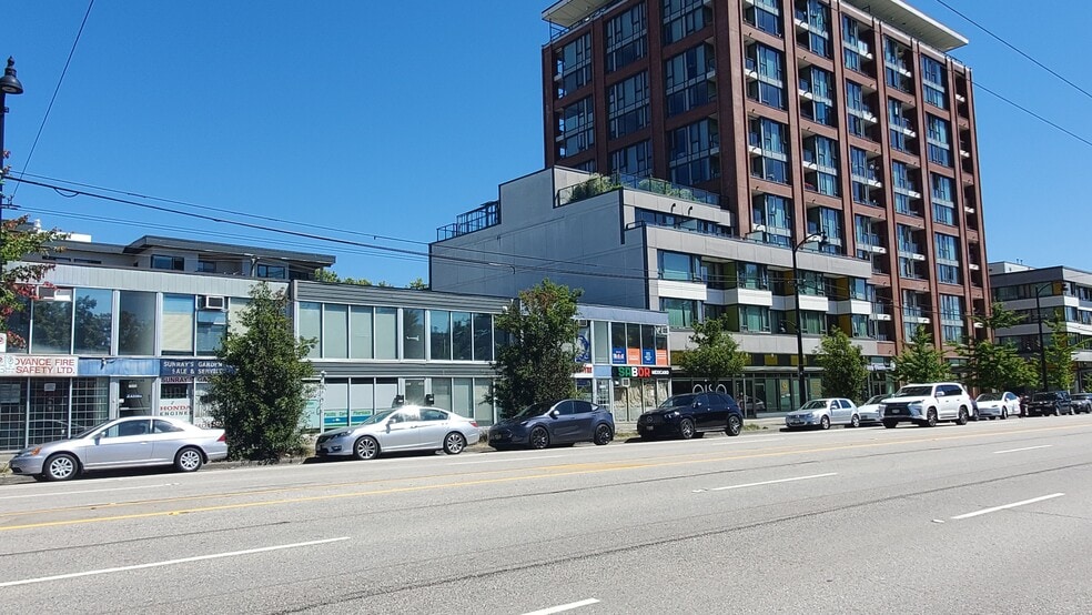 2653 Kingsway, Vancouver, BC à louer - Photo du bâtiment - Image 2 de 12