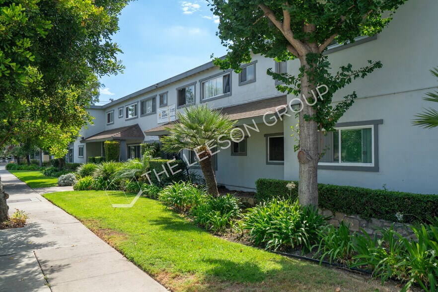 10442 Lampson Ave, Garden Grove, CA à vendre - Photo du bâtiment - Image 3 de 19