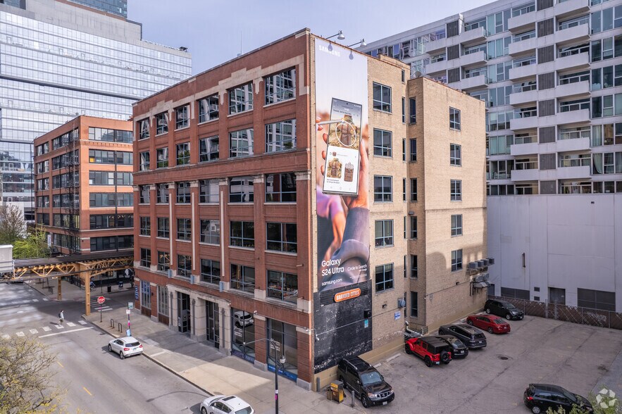 303 W Erie St, Chicago, IL for lease - Primary Photo - Image 1 of 23