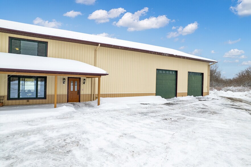 13520 Currier Sardinia Rd, Chaffee, NY à vendre - Photo du bâtiment - Image 3 de 50