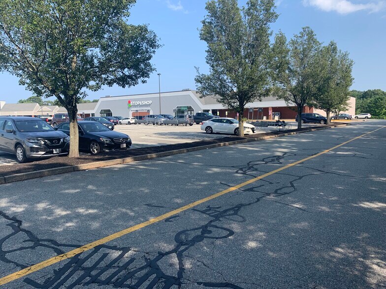 20-90 Frenchtown Rd, North Kingstown, RI for lease - Building Photo - Image 2 of 5