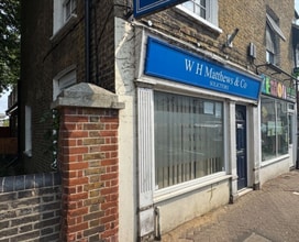 31 Church St, Staines à louer Photo du bâtiment- Image 1 de 3