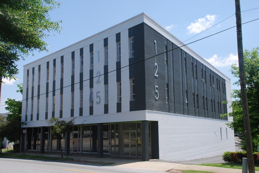 125 E Trinity Pl, Decatur, GA à louer - Photo principale - Image 1 de 25