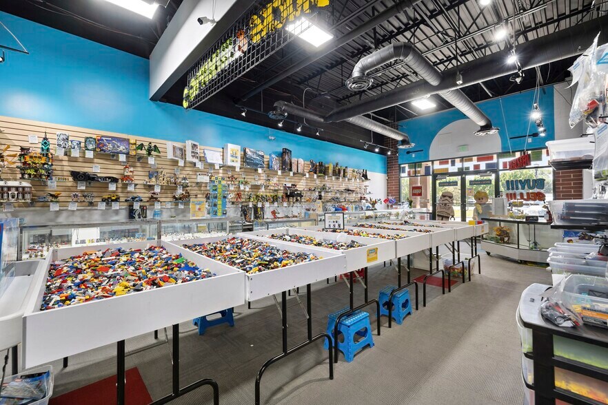 1086 W South Jordan Pky, South Jordan, UT à vendre - Photo du bâtiment - Image 2 de 33