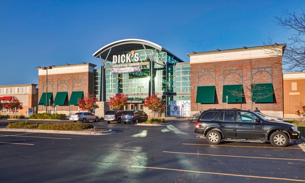 200-530 Commons Dr, Geneva, IL for lease - Building Photo - Image 2 of 5