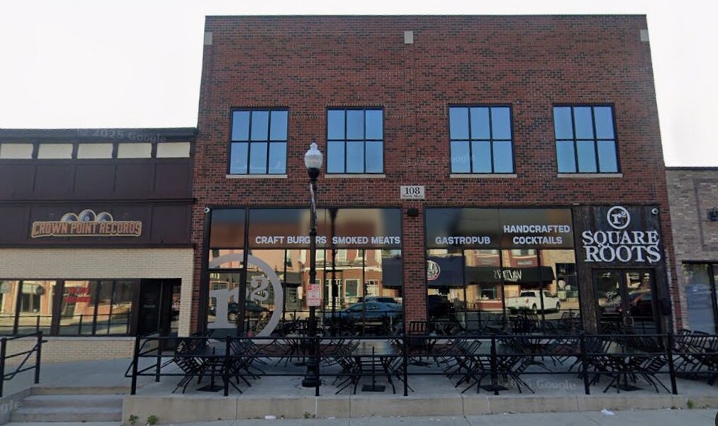 108 N Main St, Crown Point, IN à louer Photo du bâtiment- Image 1 de 10