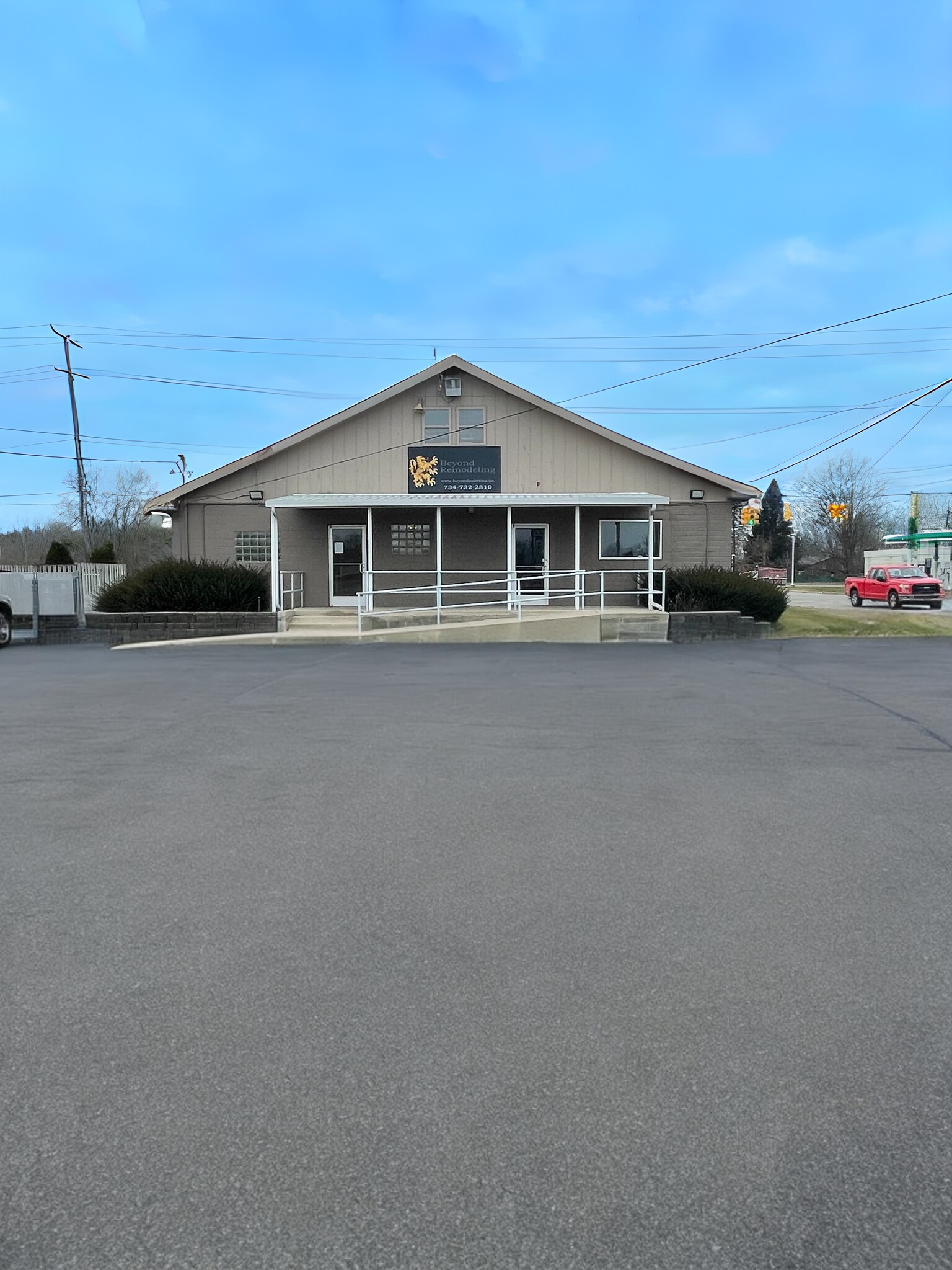 51391 Willis Rd, Belleville, MI à vendre Photo principale- Image 1 de 3
