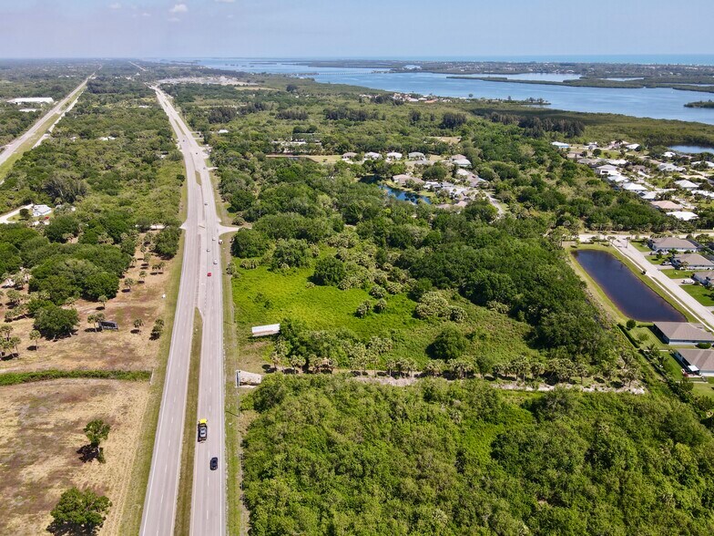 7250 US Highway 1, Vero Beach, FL à vendre - Photo du bâtiment - Image 3 de 5