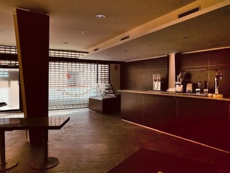 Plus de détails pour Multi-résidentiel à vendre