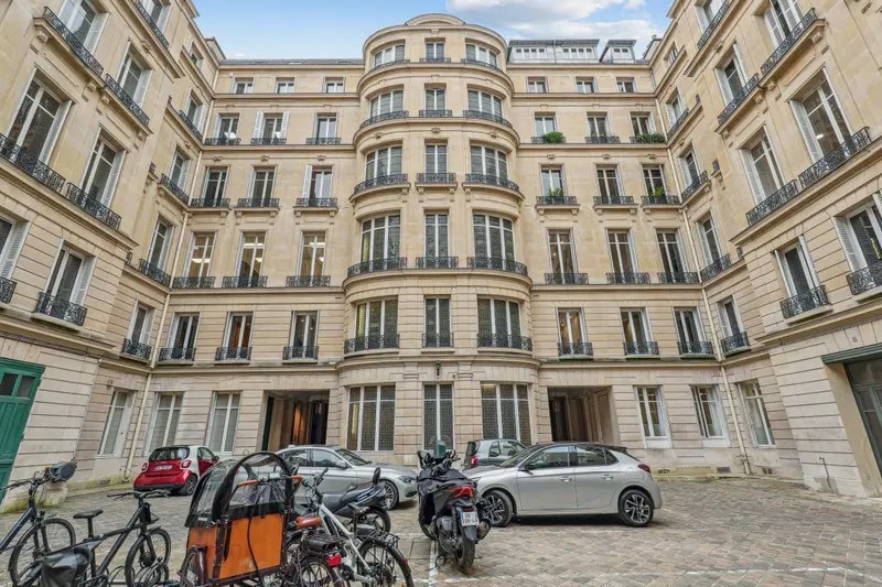 10-12 Avenue De Messine, Paris for lease - Building Photo - Image 2 of 21